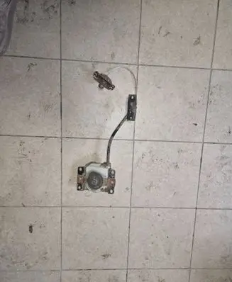 Toyota Corolla Verso AR10 Spare wheel mounting bracket 