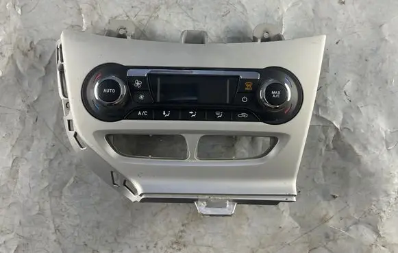 Ford Focus Climate control unit BM5T18C612CJ