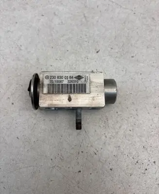 Mercedes-Benz CLS C219 Air conditioning (A/C) expansion valve 2308300184 326310 7015087