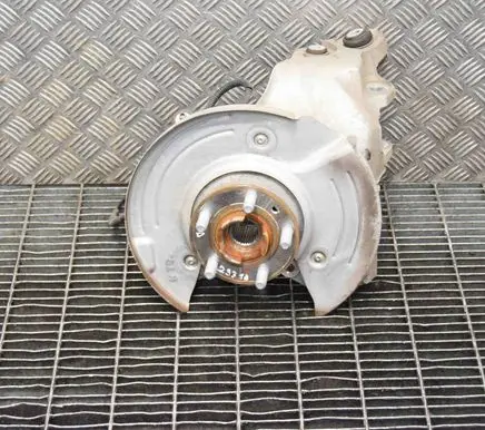 Rear wheel hub