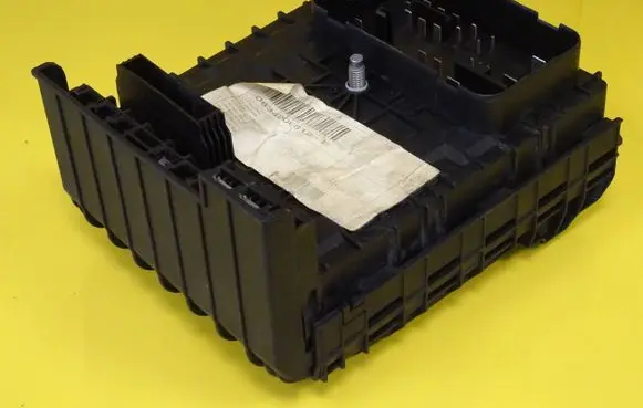 Volkswagen Touran I Fuse module 1K0937125A