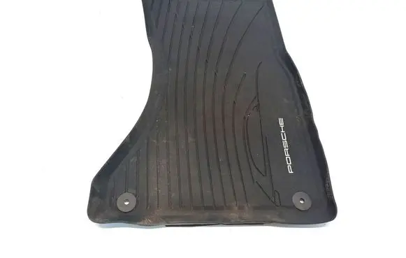 Porsche Macan (95B) Car floor mat set 95B04480