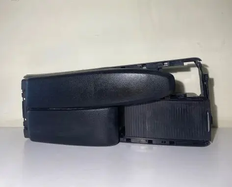 Mercedes-Benz C W204 Armrest A2046800639 0005032510