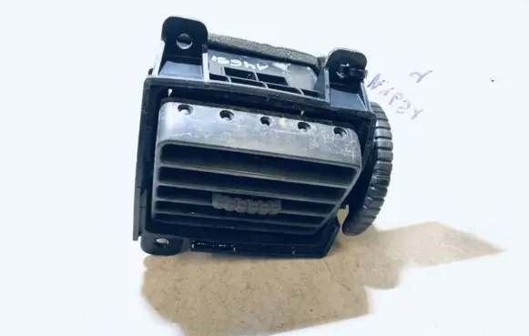 Nissan X-Trail T30 Dash center air vent grill e6505161100 e650-5161-100