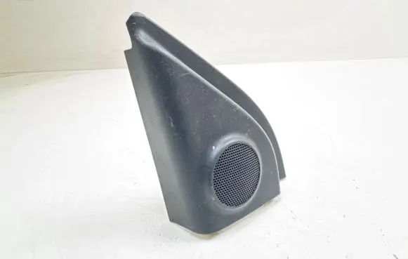 Front door high frequency speaker