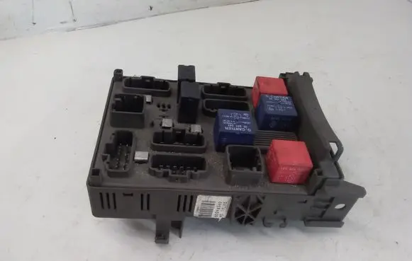 Renault Laguna II Fuse module 8200004201E 8200148809 518095401