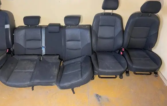 Seat set