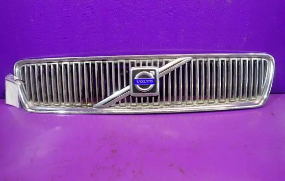 Volvo S40, V40 Front grill 