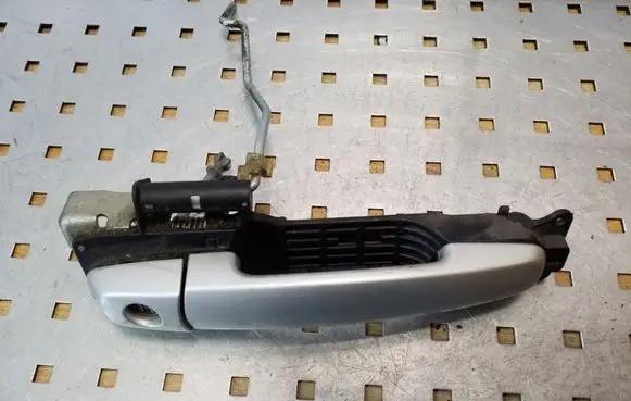 Suzuki Grand Vitara II Front door exterior handle