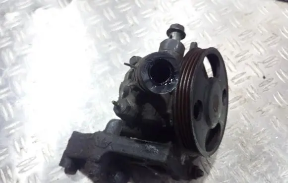 Mazda 323 Power steering pump