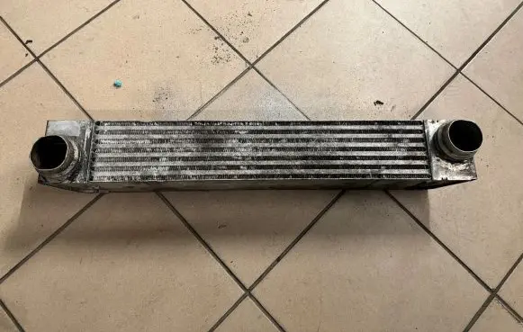 BMW 5 E60 E61 Intercooler radiator 7795823 F64380