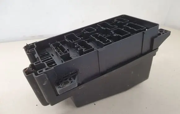 KIA Sorento Fuse module 911613E021