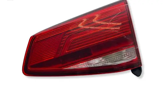 Volkswagen PASSAT B8 Tailgate rear/tail lights 