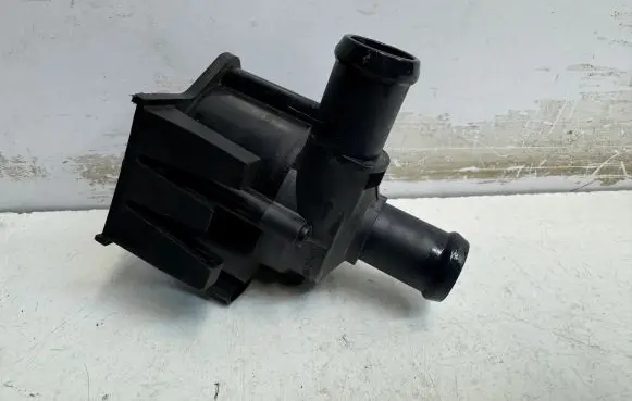 Porsche Macan (95B) Electric auxiliary coolant/water pump 8K0819147A