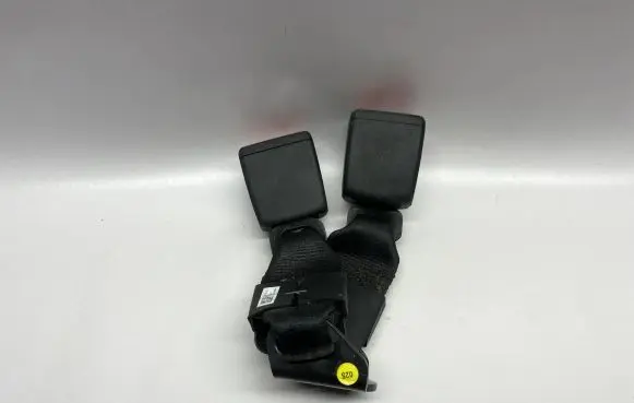 Volkswagen Jetta VII Middle seatbelt buckle (rear) 17A857739 637723600B