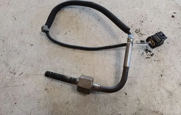 Mercedes-Benz C AMG W204 Exhaust gas temperature sensor A0081534128