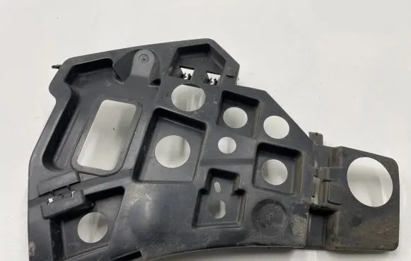 Peugeot 5008 Front bumper mounting bracket 9686181380 T87021287