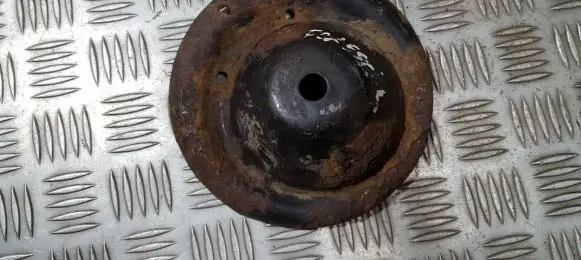 Subaru Forester SF Coil spring mount 
