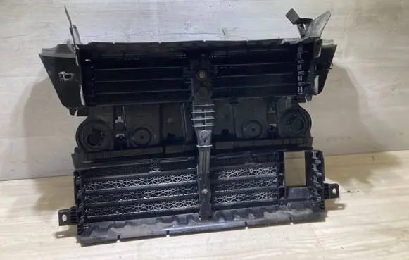 Ford Kuga II Intercooler air guide/duct channel GV4B8475CC