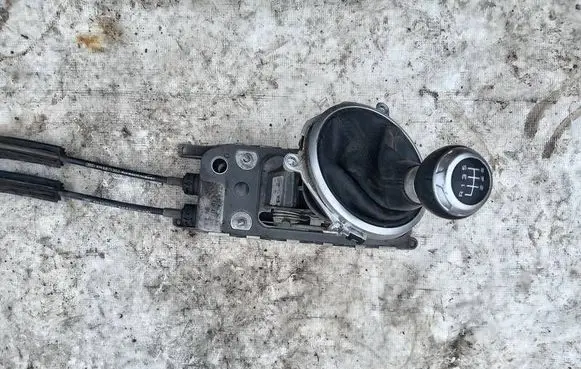 Mitsubishi Lancer X Gear shifter/selector 1K0711061B 8J0711049F