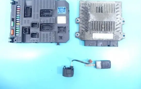 Peugeot 807 Engine control unit/module ECU 9663607880 IMPRK1080232