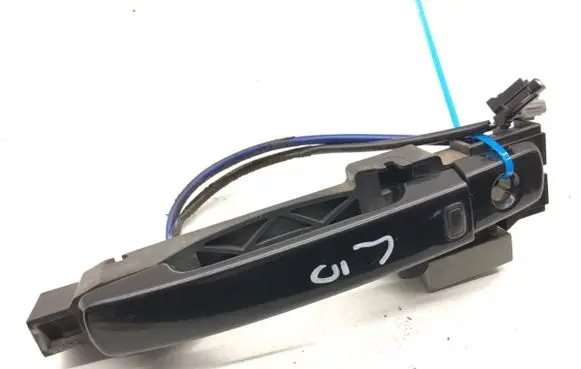 Nissan Qashqai Front door exterior handle 
