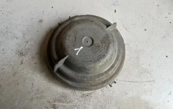 Headlight/headlamp dust cover