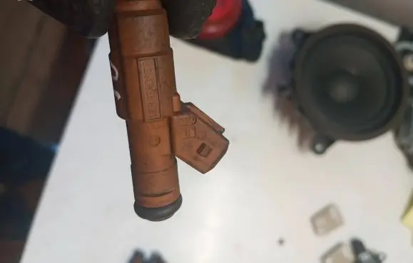 Volvo V70 Fuel injector 9186340