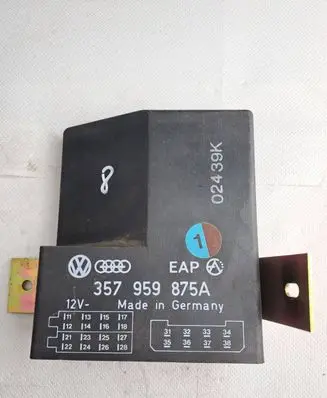 Volkswagen PASSAT B3 Door control unit/module 357959875A