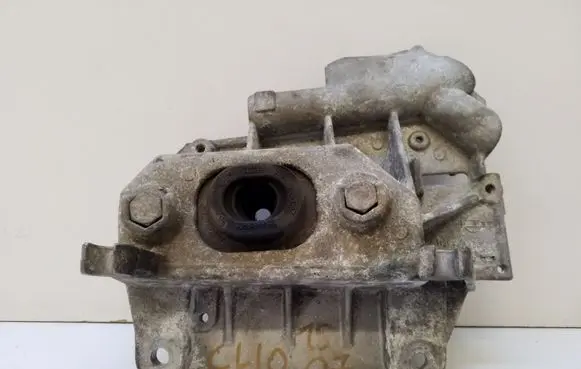 Renault Clio III Gearbox mount 8200352861 11254AX600