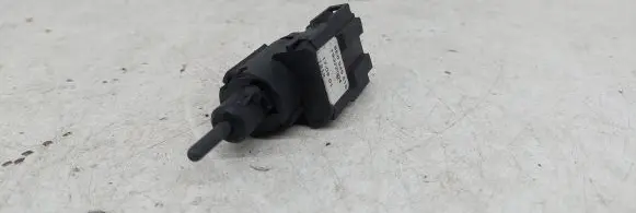 Volkswagen PASSAT B5.5 Brake pedal sensor switch 8E0945515 19322004 1213