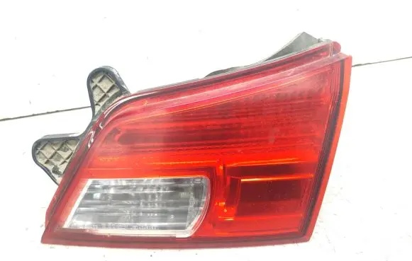 Subaru Outback Tailgate rear/tail lights 13220072