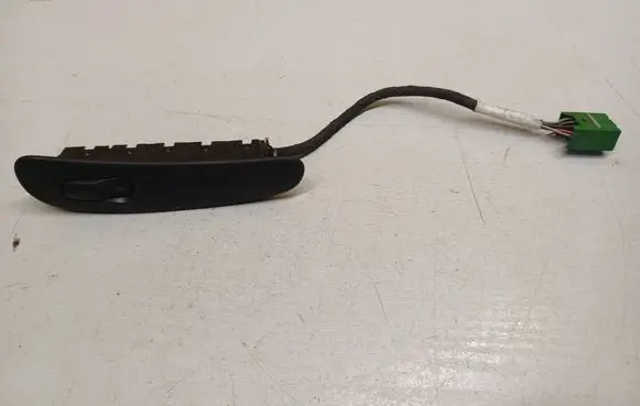 Opel Meriva A Electric window control switch 008008002 90433326