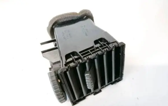 Nissan X-Trail T30 Dash center air vent grill 68751eq000 e647-5171-100