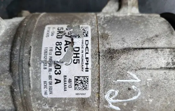 Audi A4 S4 B8 8K Coolant heater control valve 8K0820703A 01141475 11263121