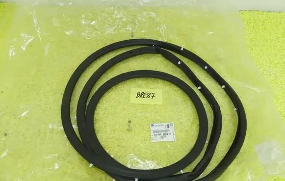 Opel Astra K Front door rubber seal 9830825680