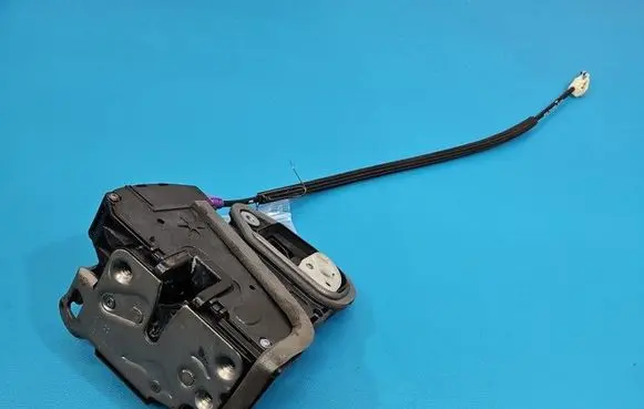 Opel Insignia B Front door lock 915C303907218S IMPRK1558860