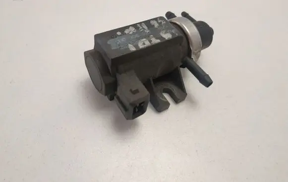 Volkswagen Golf III Turbo solenoid valve 1H0906627