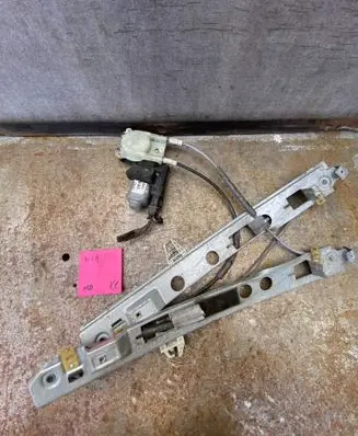 Renault Megane II Front door window regulator with motor 