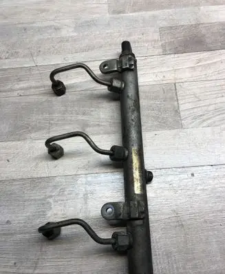 Mercedes-Benz E W212 Fuel main line pipe A6420703095 1005000423