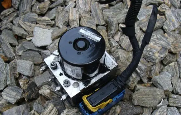 Renault Megane III ABS Pump 00.0405-104D.0