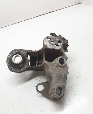 Audi A4 S4 B7 8E 8H Engine mounting bracket 8E0199352N