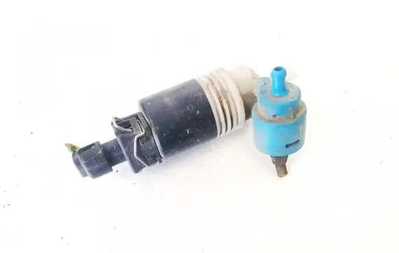 Volkswagen PASSAT B4 Windscreen/windshield washer pump