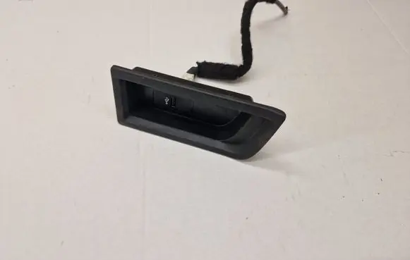 USB socket connector