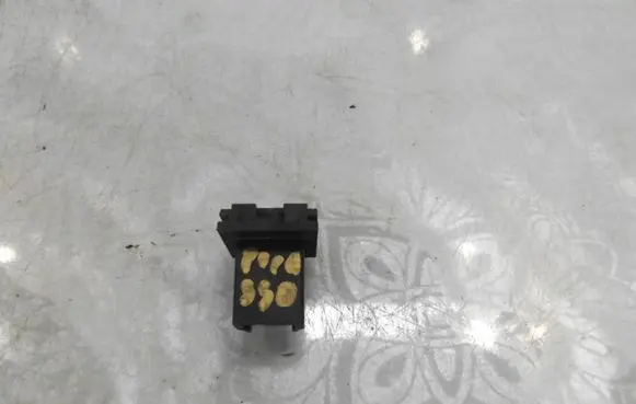 Citroen C3 Picasso Tailgate/trunk/boot open switch 
