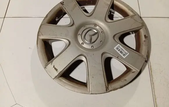 Mazda 5 R15 wheel hub/cap/trim GJ6R37170