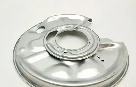 Mercedes-Benz E W124 Rear brake disc plate dust cover A2104201544 2104201544 3527878