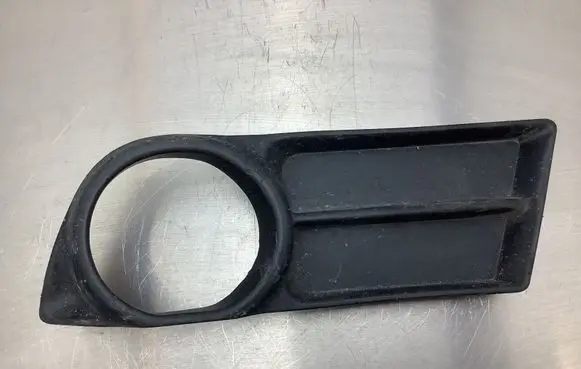 Toyota Corolla Verso AR10 Front fog light trim/grill 52128