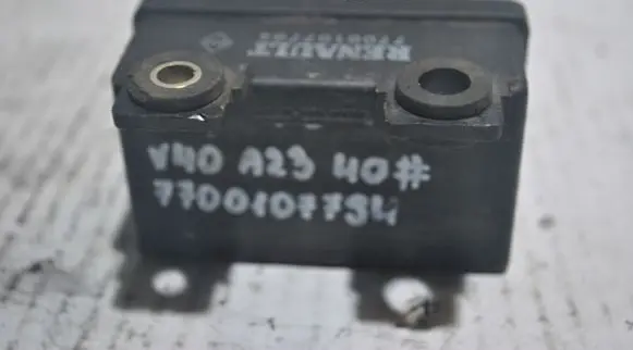 Volvo S40, V40 Glow plug pre-heat relay 7700107794