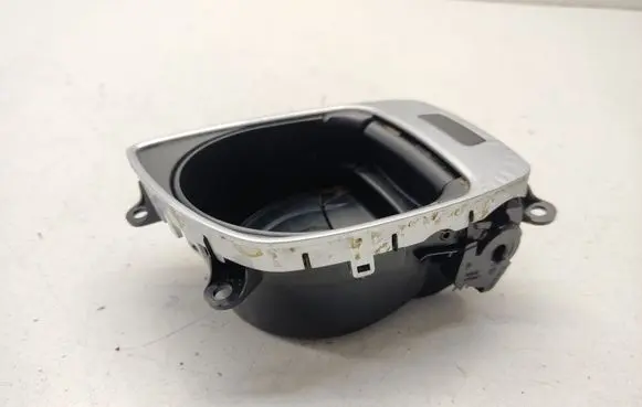 Cup holder front